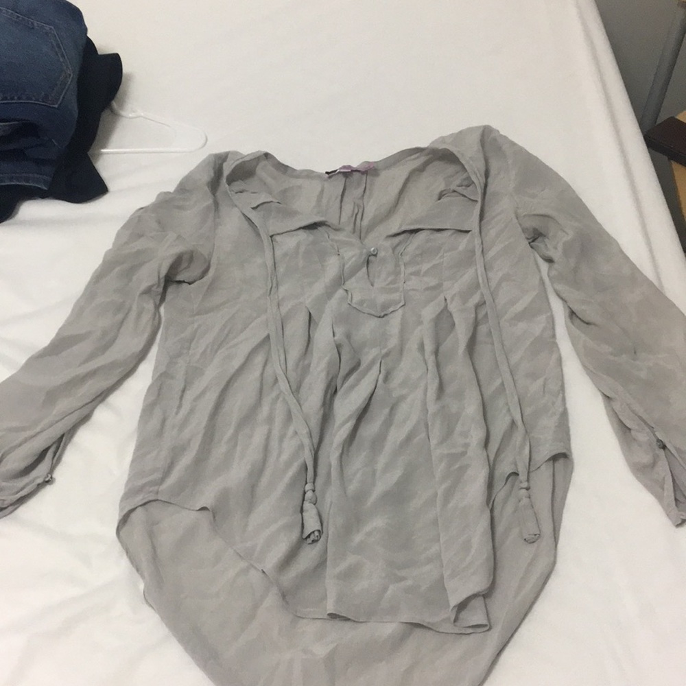 Calypso light gray flowy shirt size XS